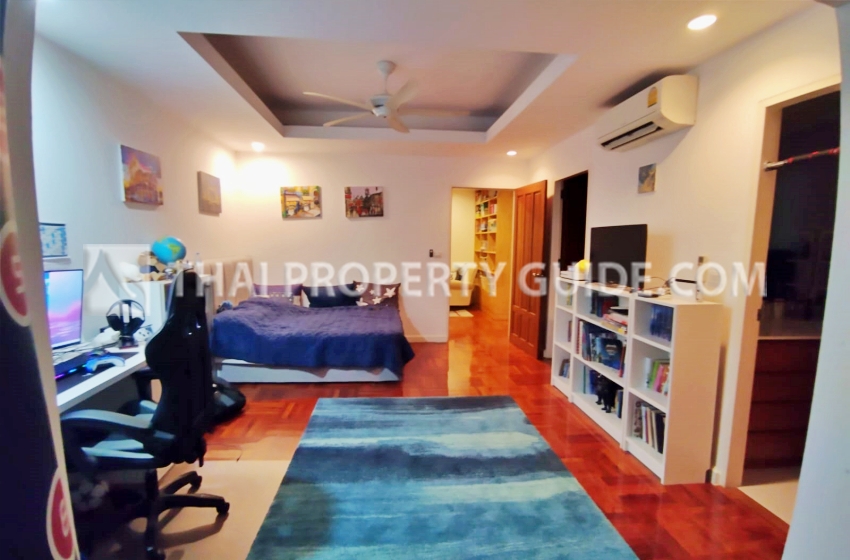 House with Private Pool in Nichada Thani 